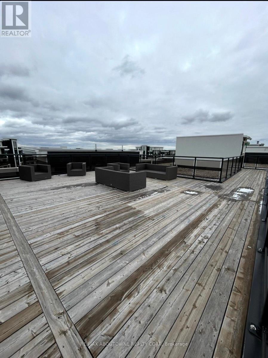 411 - 620 Sauve Street E, Milton, ON - Outdoor