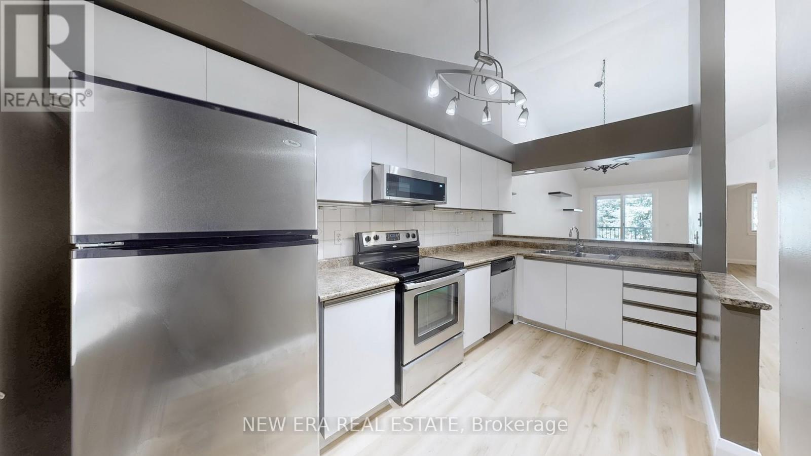 199 - 75 Bristol Road E, Mississauga, ON - Indoor Photo Showing Kitchen