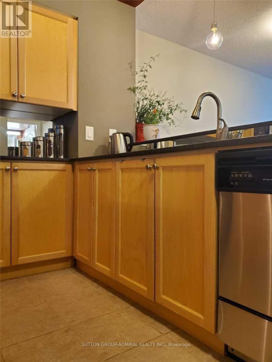 615 - 2121 Lake Shore Boulevard, Toronto, ON - Indoor Photo Showing Kitchen