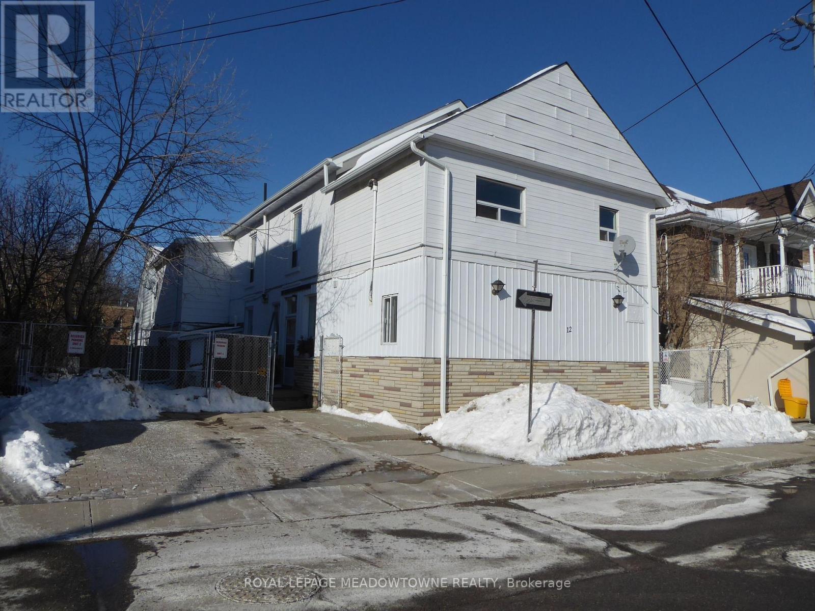 6 - 12 Wesleyan Street, Halton Hills, ON - Outdoor