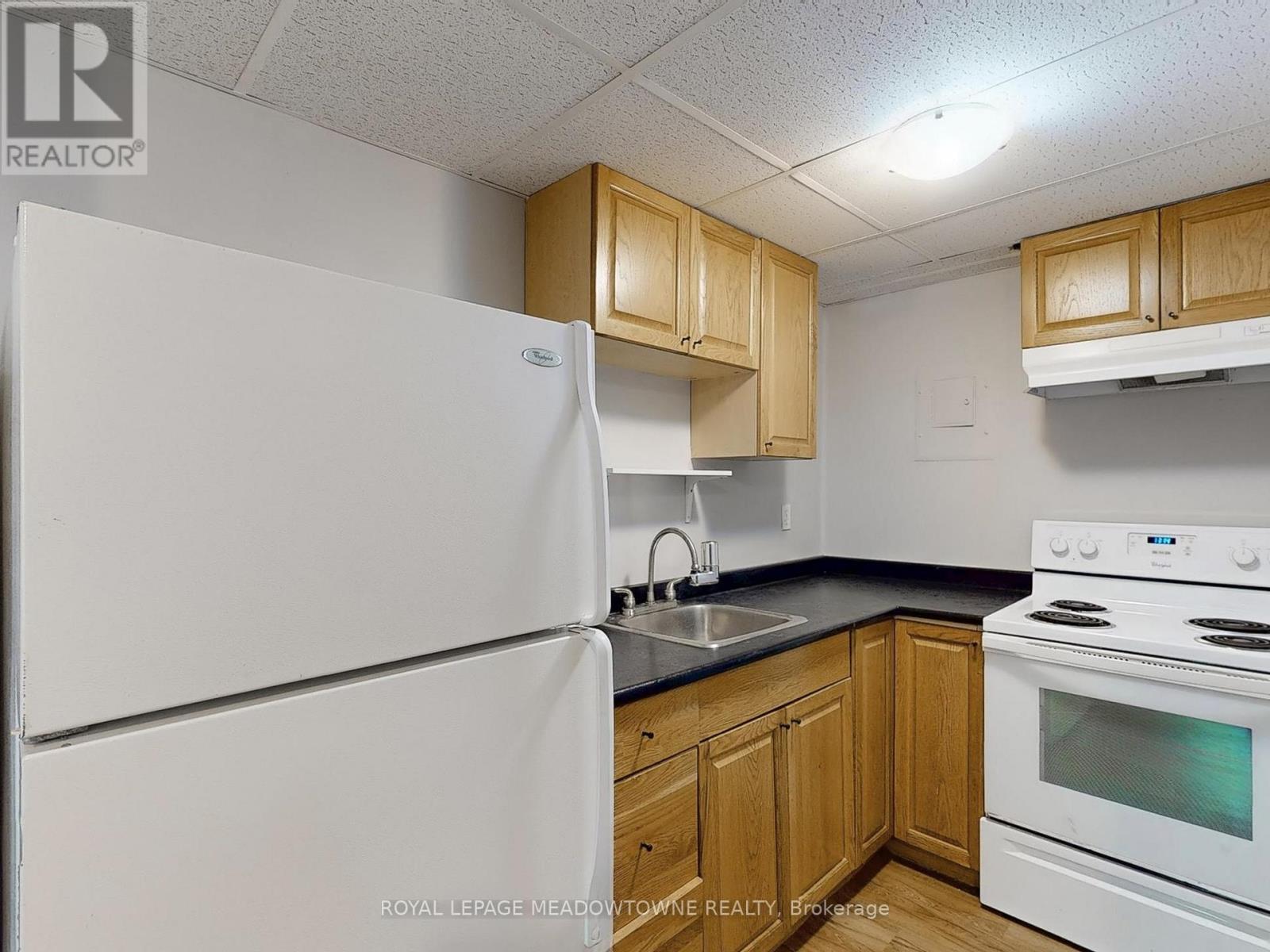 6 - 12 Wesleyan Street, Halton Hills, ON - Indoor Photo Showing Kitchen