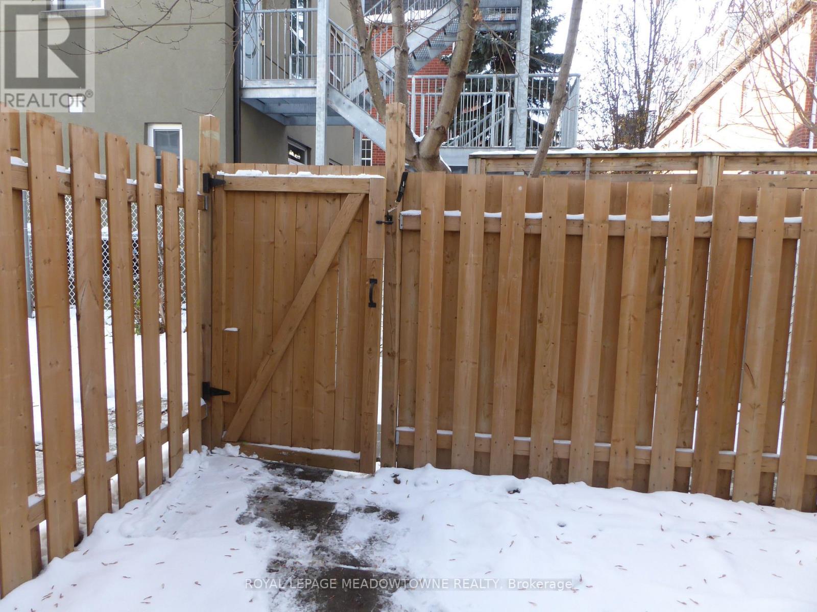 6 - 12 Wesleyan Street, Halton Hills, ON - Outdoor