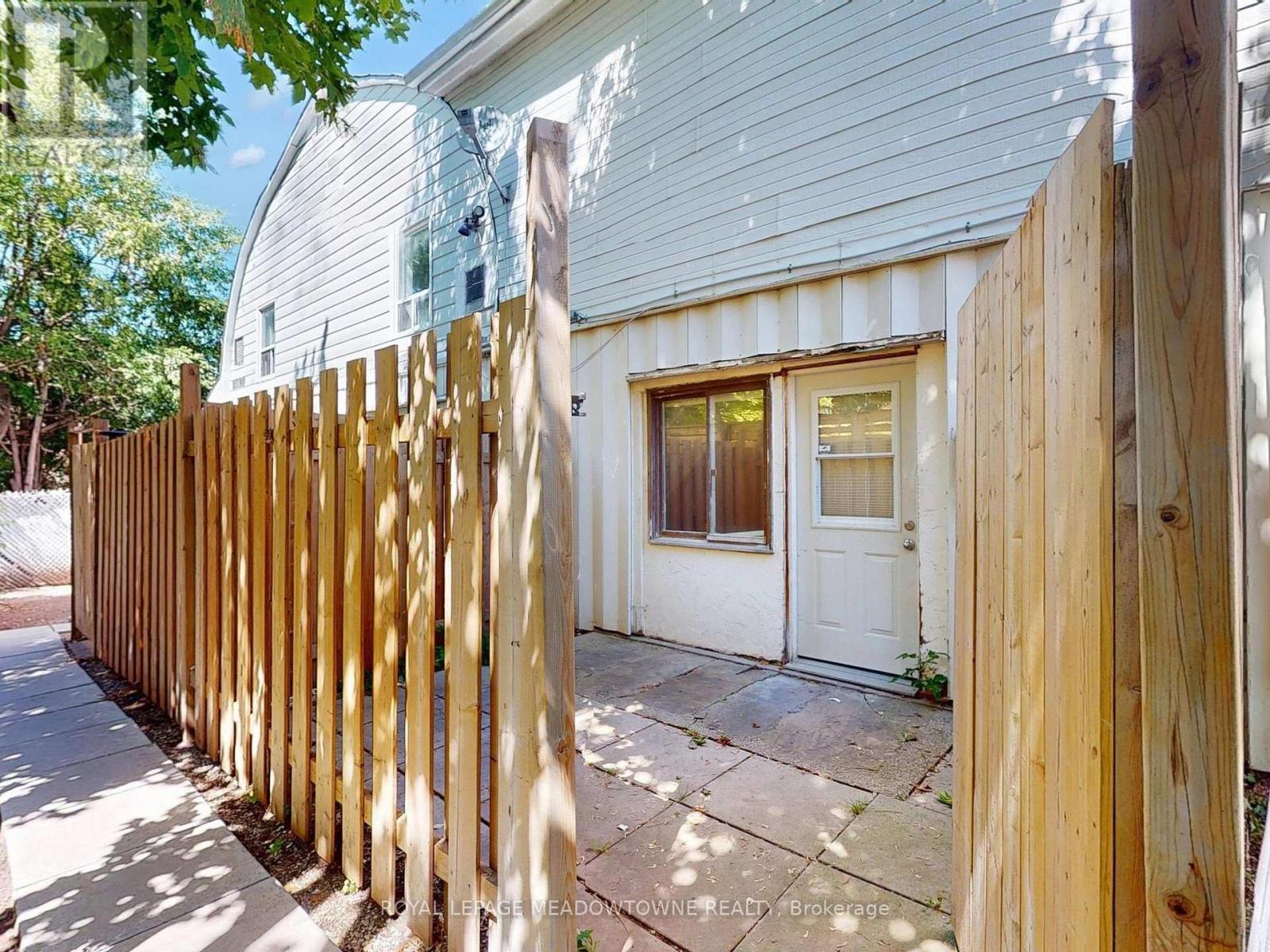 6 - 12 Wesleyan Street, Halton Hills, ON - Outdoor With Exterior