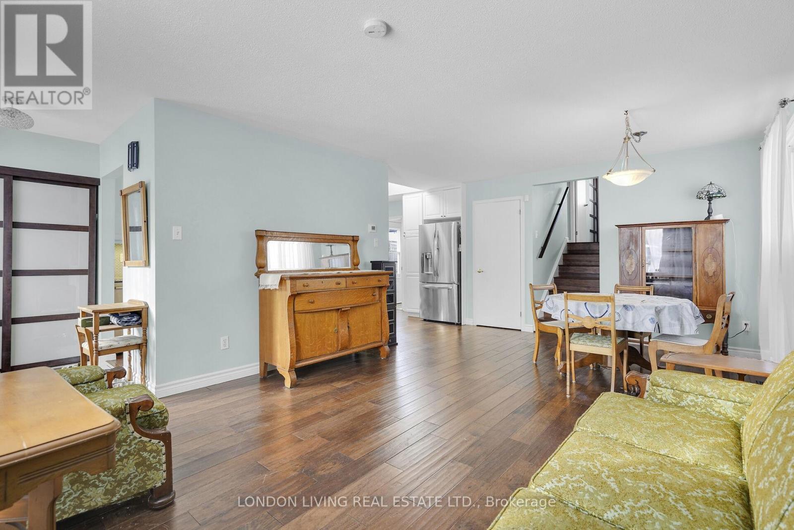 56 Sundridge Court, London South (South T), ON - Indoor