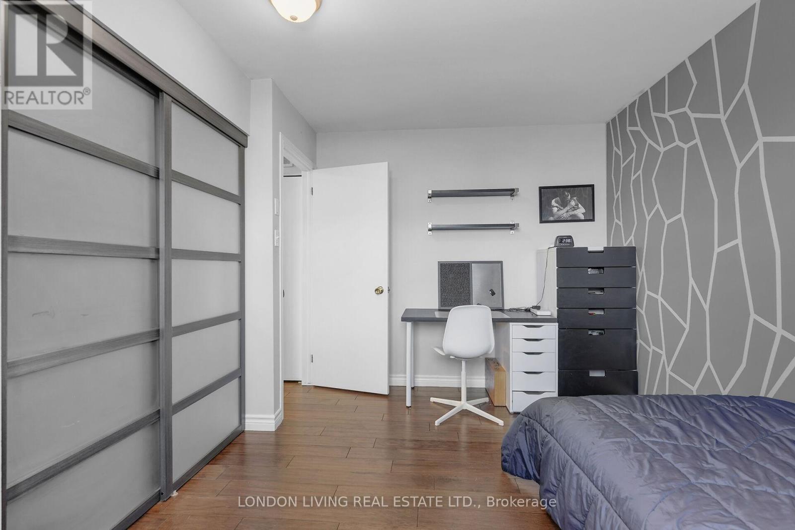 56 Sundridge Court, London South (South T), ON - Indoor Photo Showing Bedroom