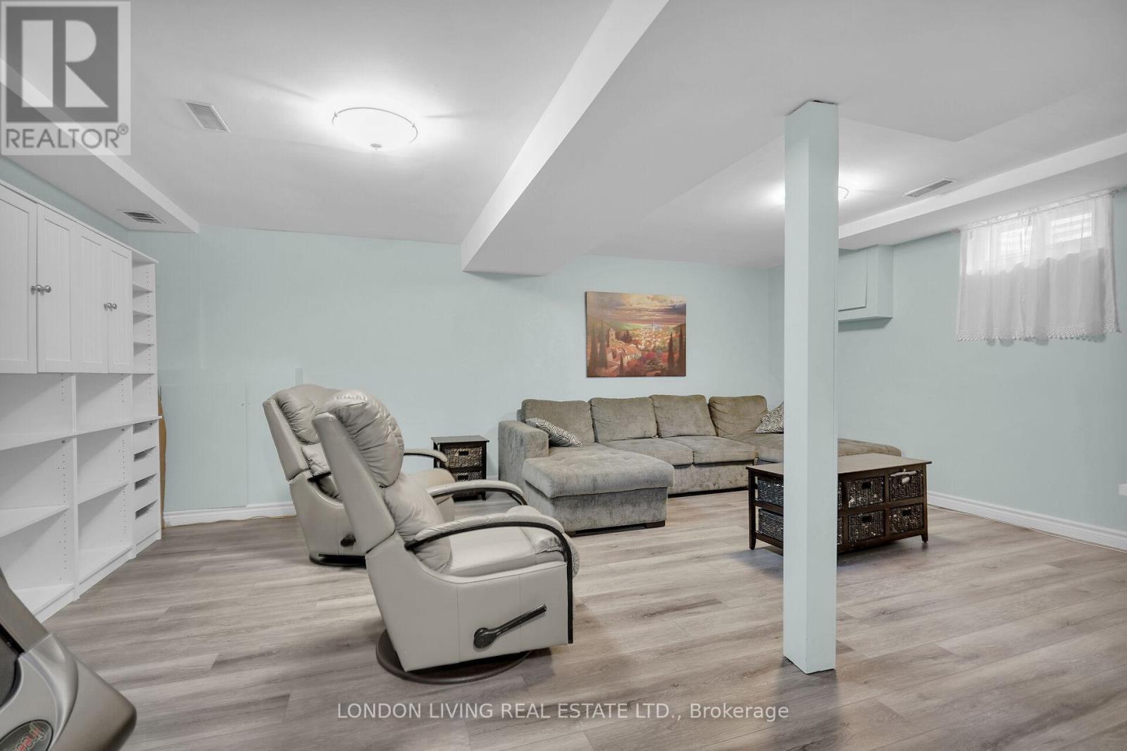 56 Sundridge Court, London South (South T), ON - Indoor