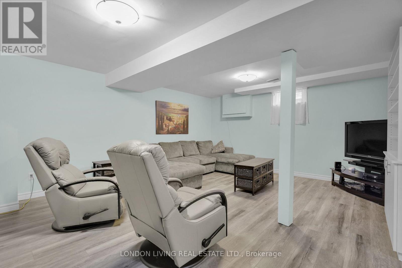 56 Sundridge Court, London South (South T), ON - Indoor