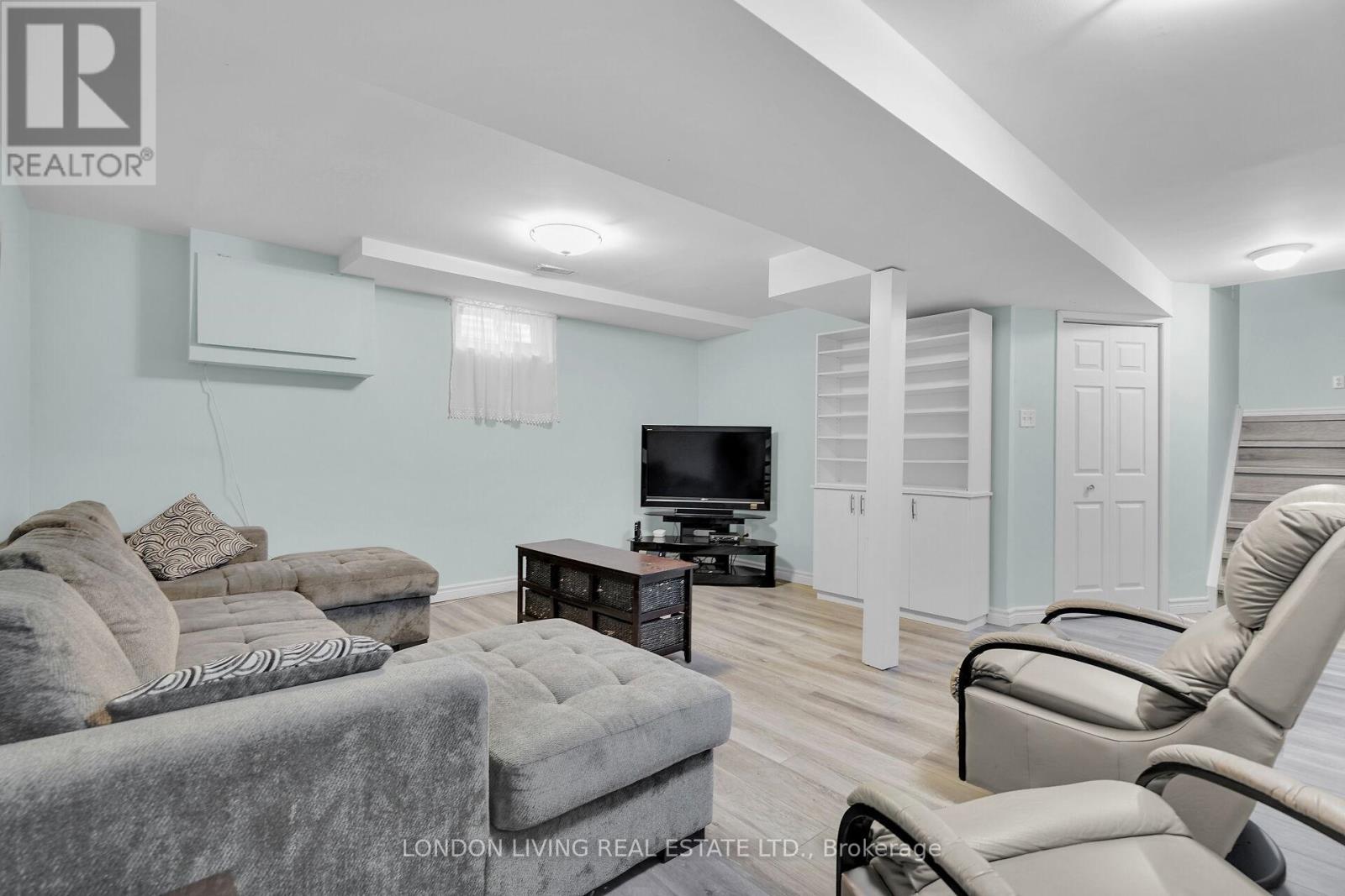 56 Sundridge Court, London South (South T), ON - Indoor