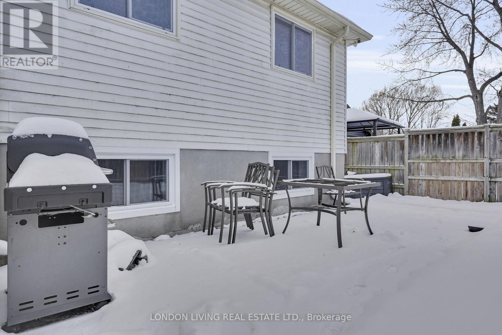 56 Sundridge Court, London South (South T), ON - Outdoor