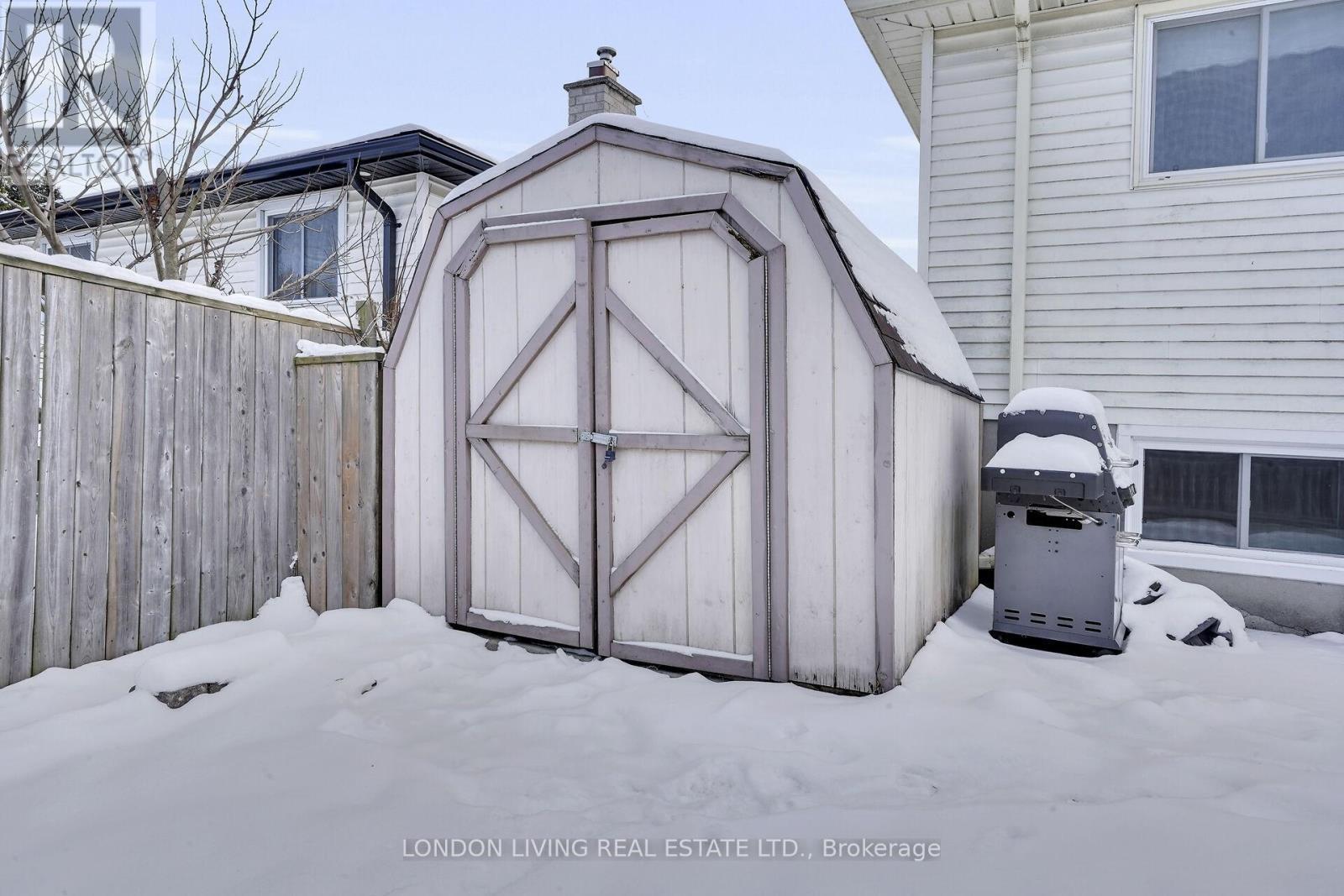 56 Sundridge Court, London South (South T), ON - Outdoor With Exterior