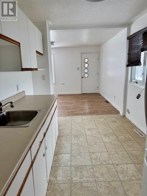 499 Hemlock Street, Timmins (Tne - North), ON - Indoor Photo Showing Kitchen