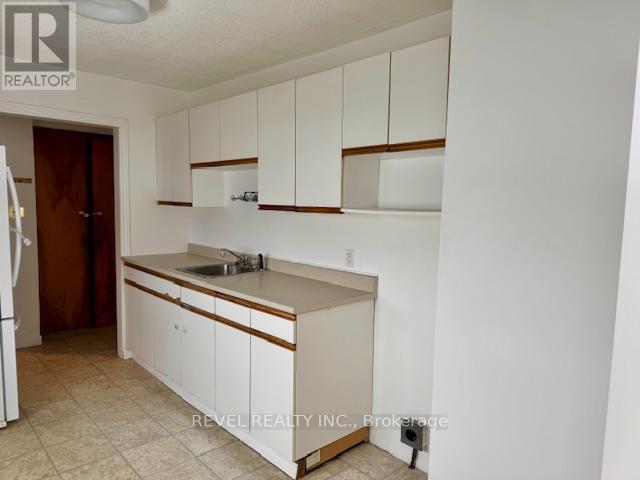 499 Hemlock Street, Timmins (Tne - North), ON - Indoor Photo Showing Kitchen