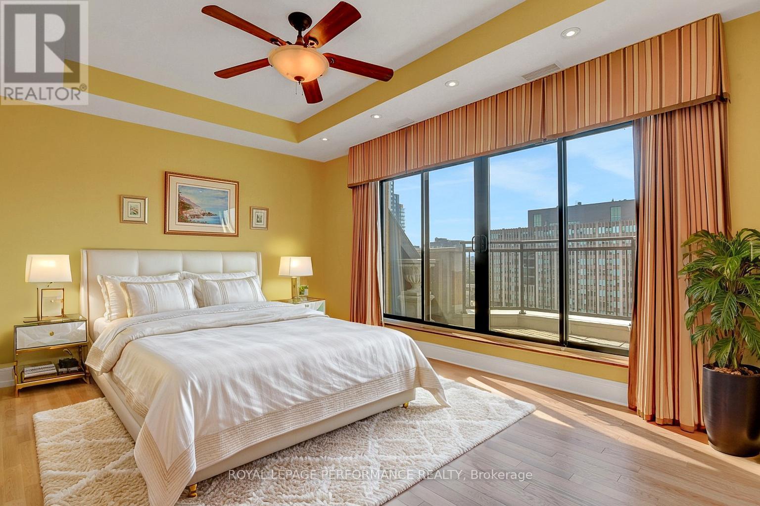 Primary Virtually staged - Ph2 - 260 Besserer Street, Ottawa, ON - Indoor Photo Showing Bedroom