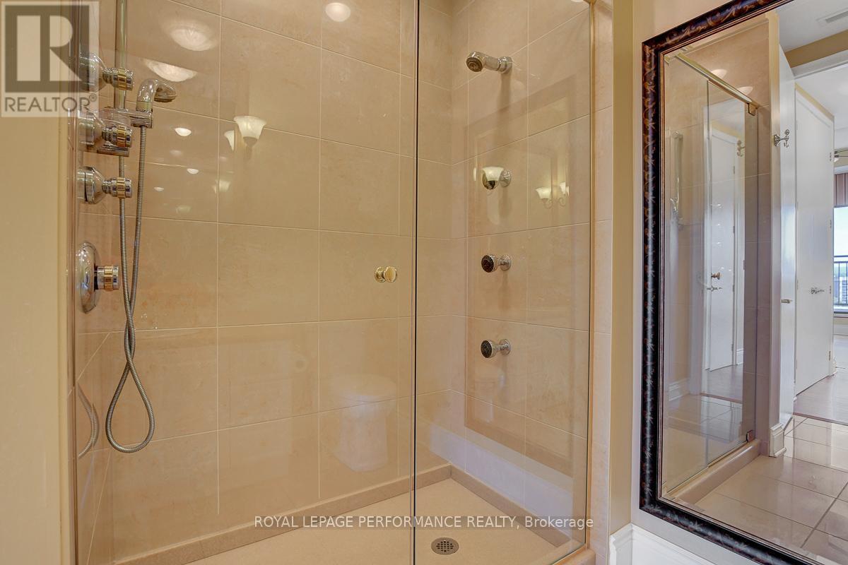 Ph2 - 260 Besserer Street, Ottawa, ON - Indoor Photo Showing Bathroom