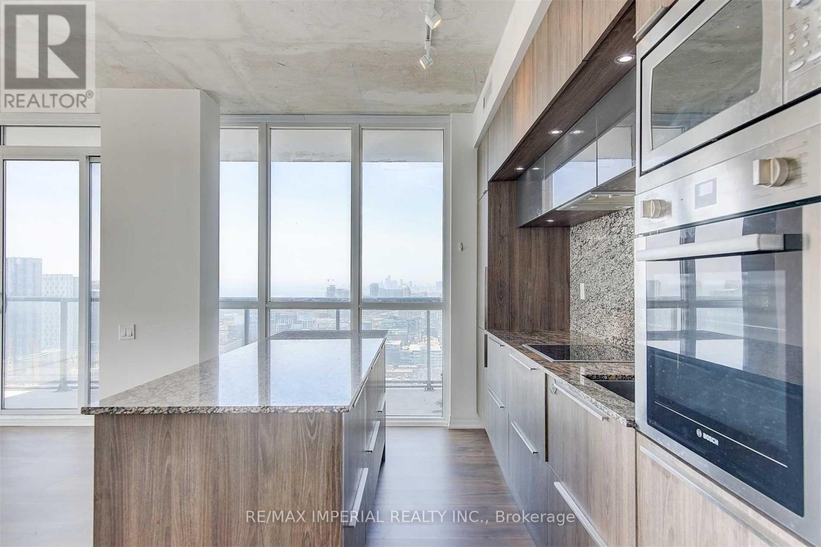 3508 - 88 Blue Jays Way, Toronto, ON - Indoor Photo Showing Kitchen With Upgraded Kitchen