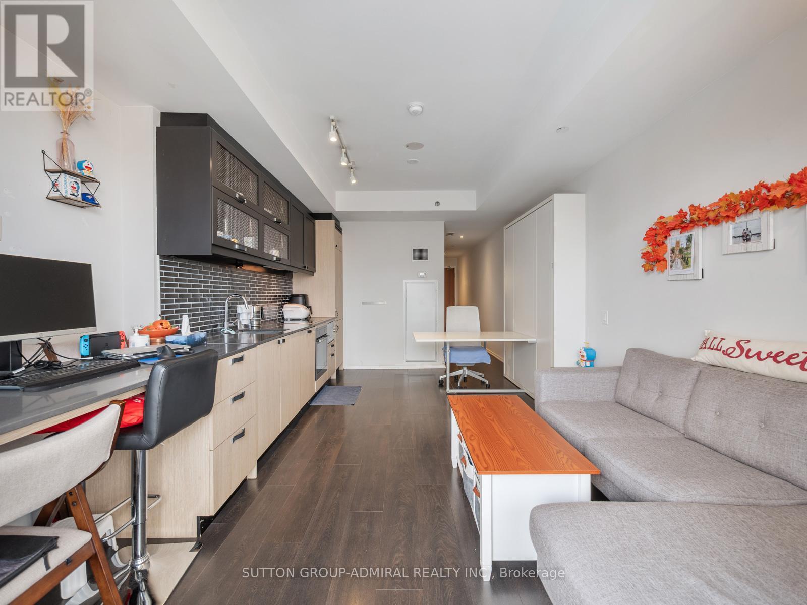 406 - 783 Bathurst Street, Toronto, ON - Indoor