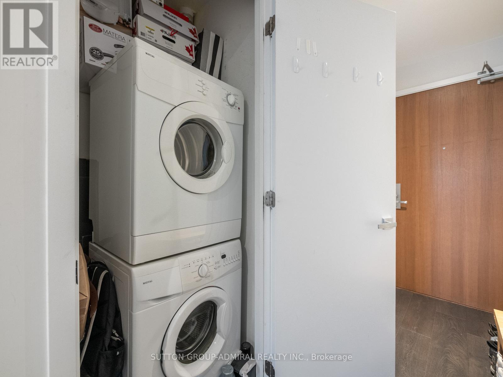 406 - 783 Bathurst Street, Toronto, ON - Indoor Photo Showing Laundry Room