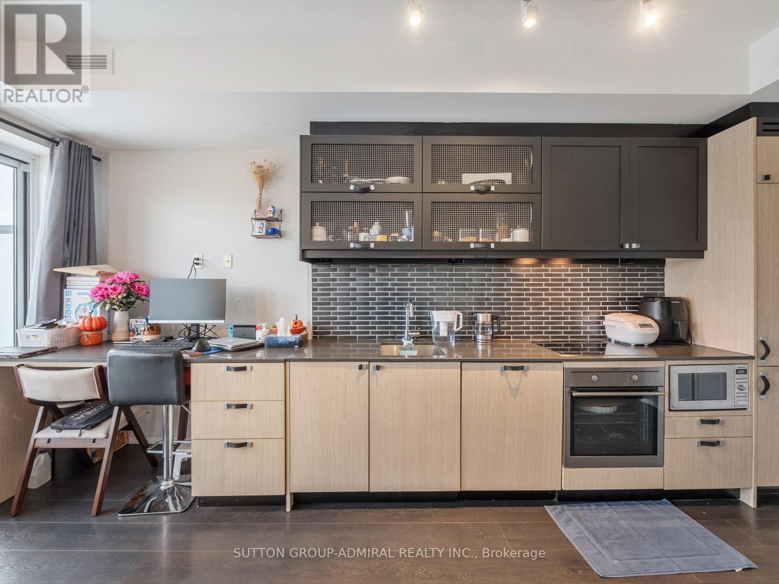 406 - 783 Bathurst Street, Toronto, ON - Indoor