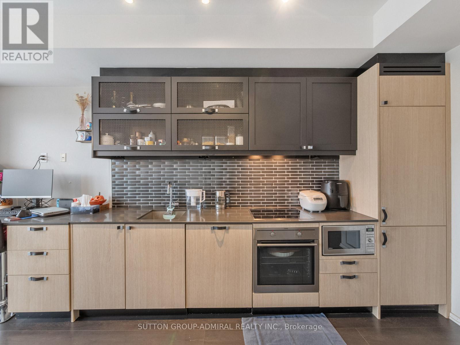 406 - 783 Bathurst Street, Toronto, ON - Indoor Photo Showing Kitchen