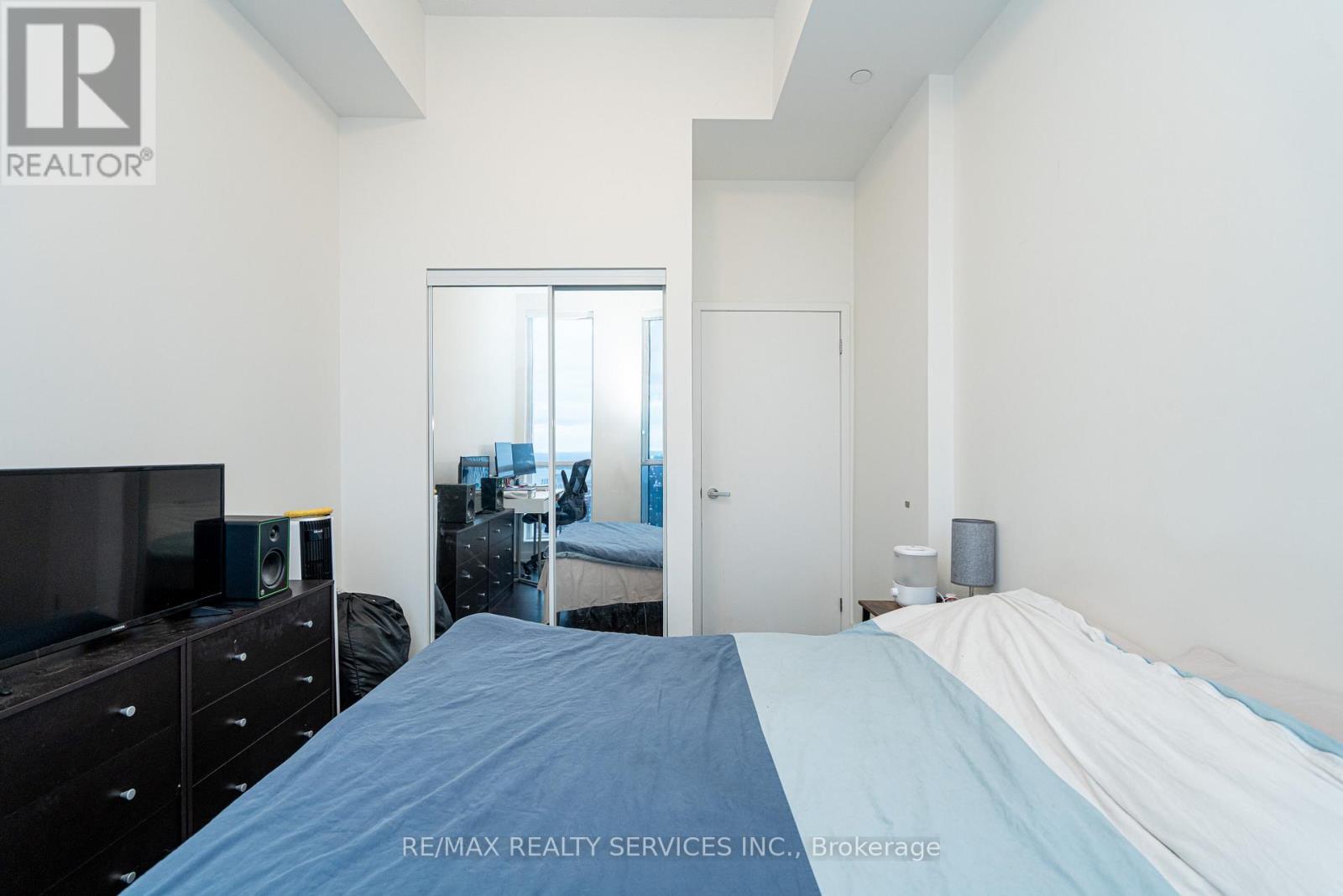 2905 - 55 Regent Park Boulevard, Toronto, ON - Indoor Photo Showing Bedroom