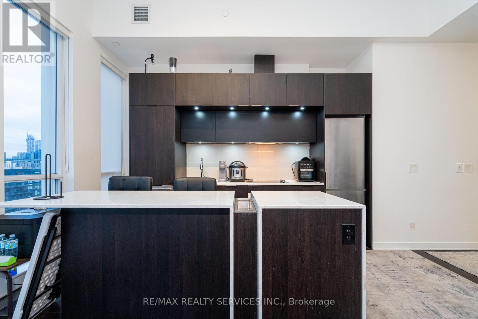 2905 - 55 Regent Park Boulevard, Toronto, ON - Indoor Photo Showing Kitchen