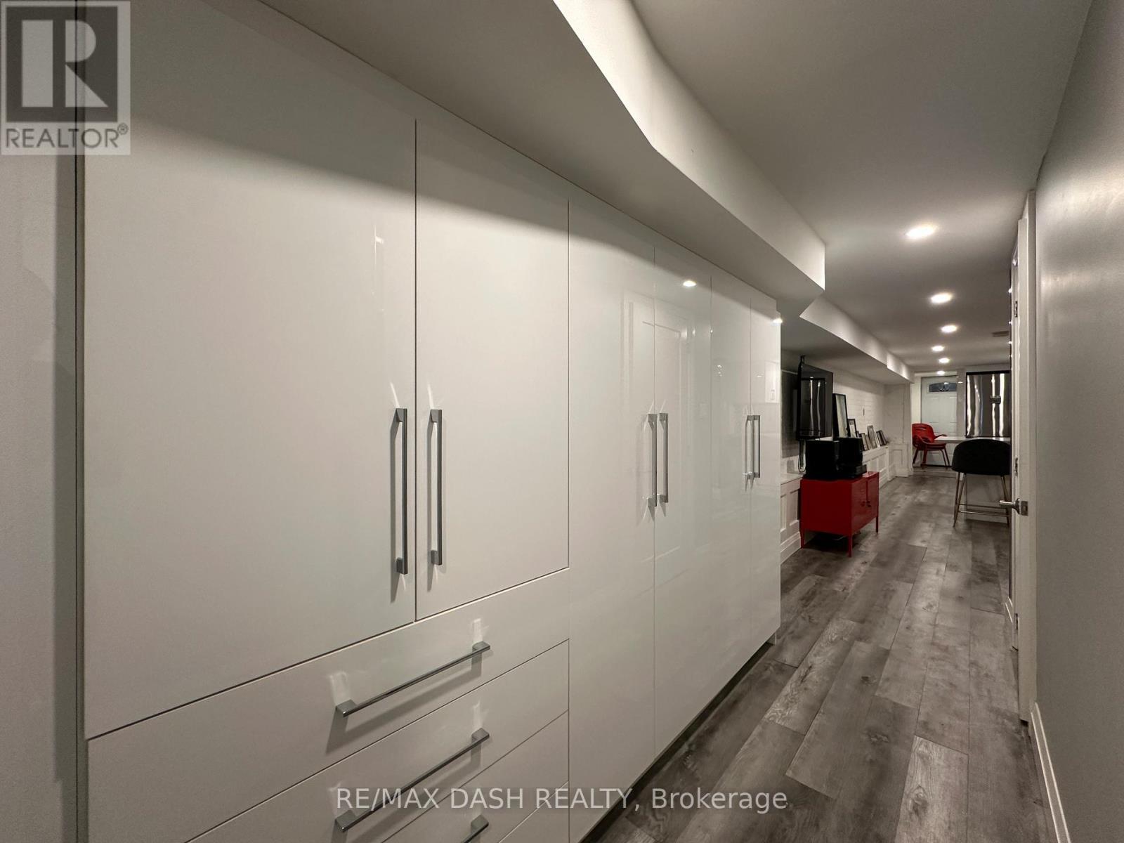 Bsmt - 725 Palmerston Avenue W, Toronto, ON - Indoor Photo Showing Other Room