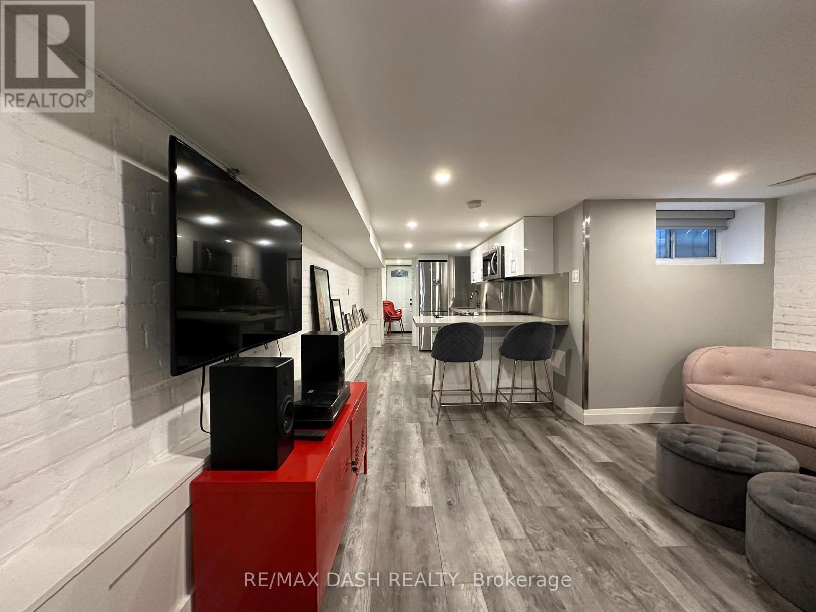 Bsmt - 725 Palmerston Avenue W, Toronto, ON - Indoor