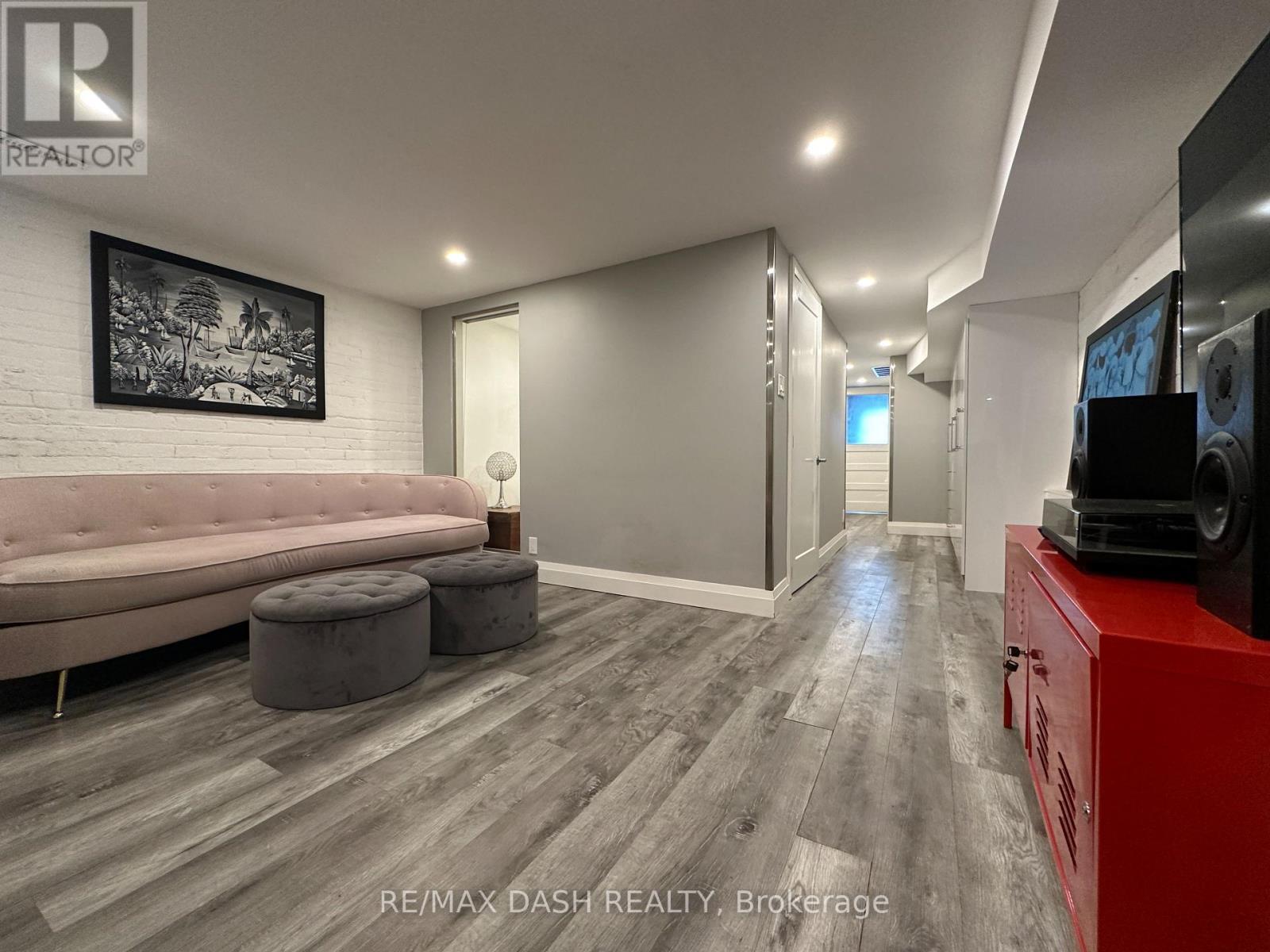 Bsmt - 725 Palmerston Avenue W, Toronto, ON - Indoor