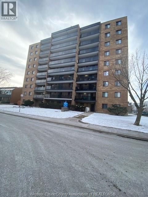 485 Windsor Unit# 904, Windsor, ON - Outdoor With Facade