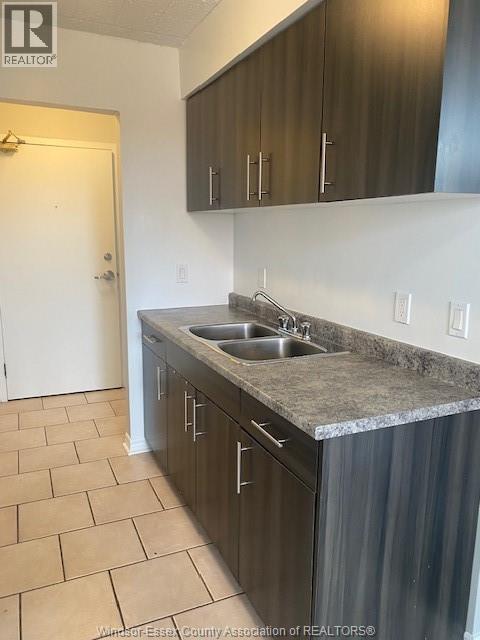 485 Windsor Unit# 904, Windsor, ON - Indoor Photo Showing Kitchen With Double Sink