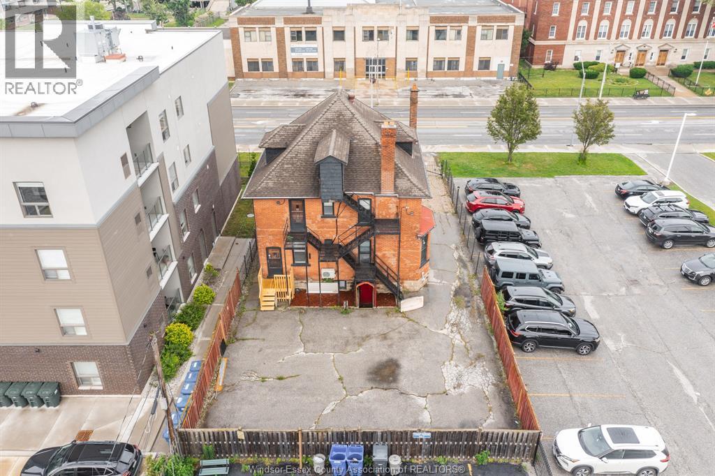 961 Ouellette Unit# 1, Windsor, ON - Outdoor With Facade