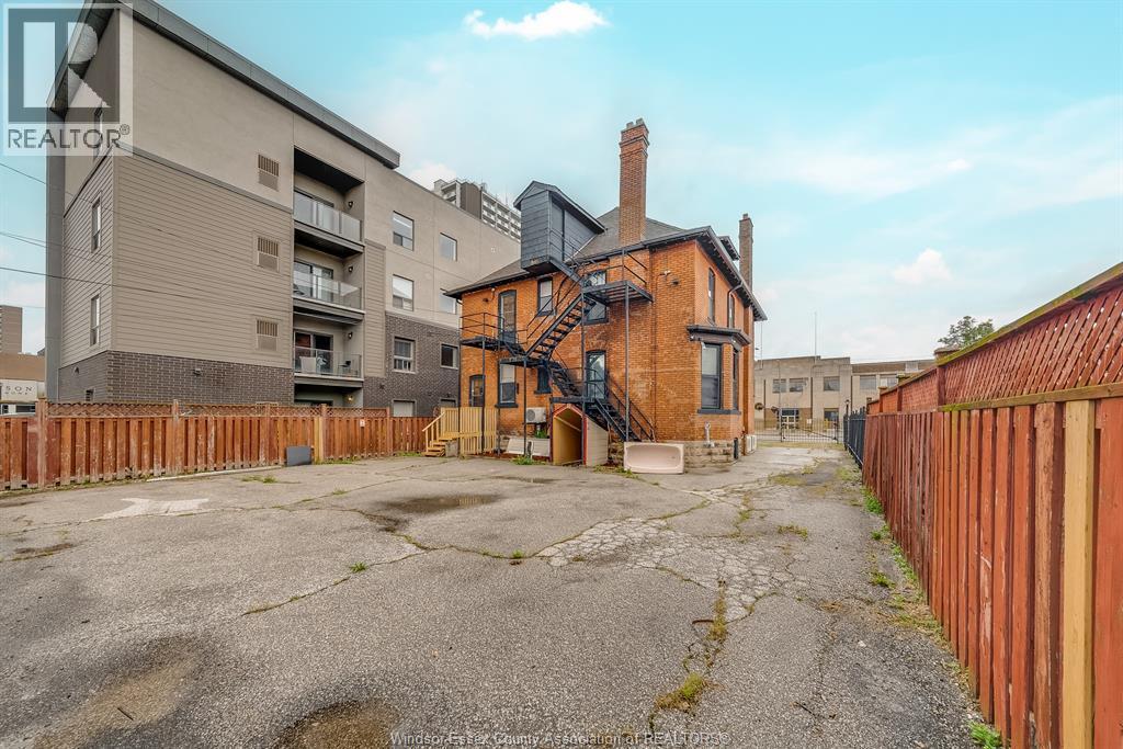 961 Ouellette Unit# 1, Windsor, ON - Outdoor
