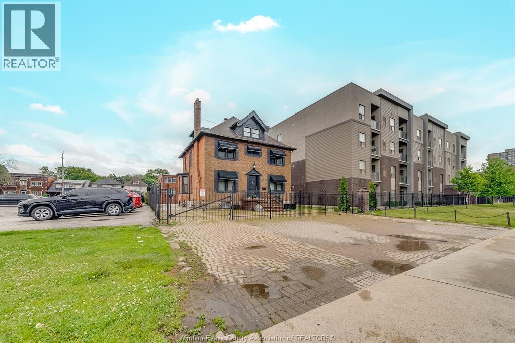 961 Ouellette Unit# 1, Windsor, ON - Outdoor