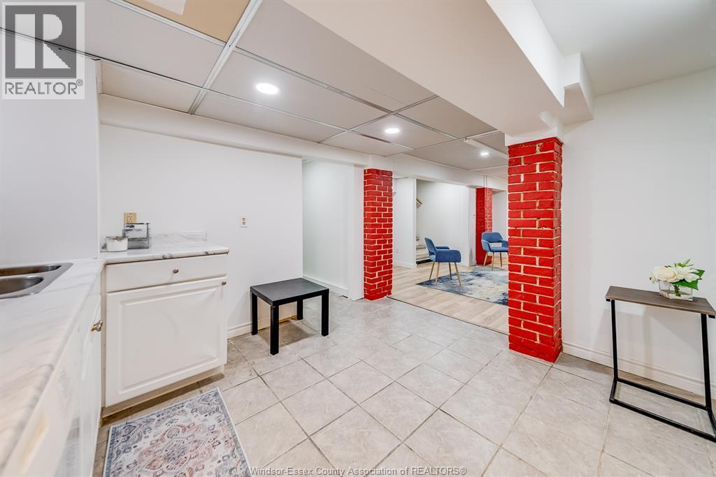 961 Ouellette Unit# 1, Windsor, ON - Indoor