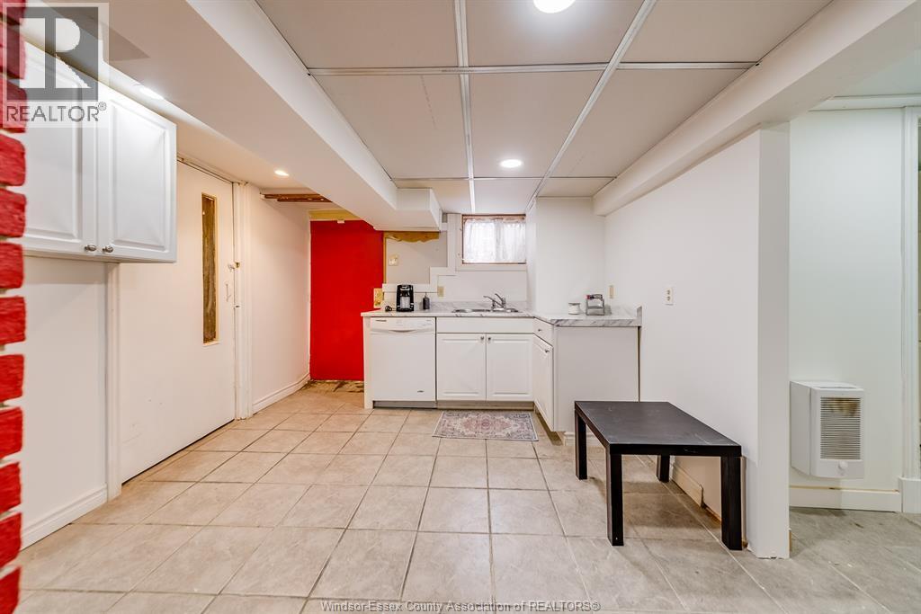 961 Ouellette Unit# 1, Windsor, ON - Indoor