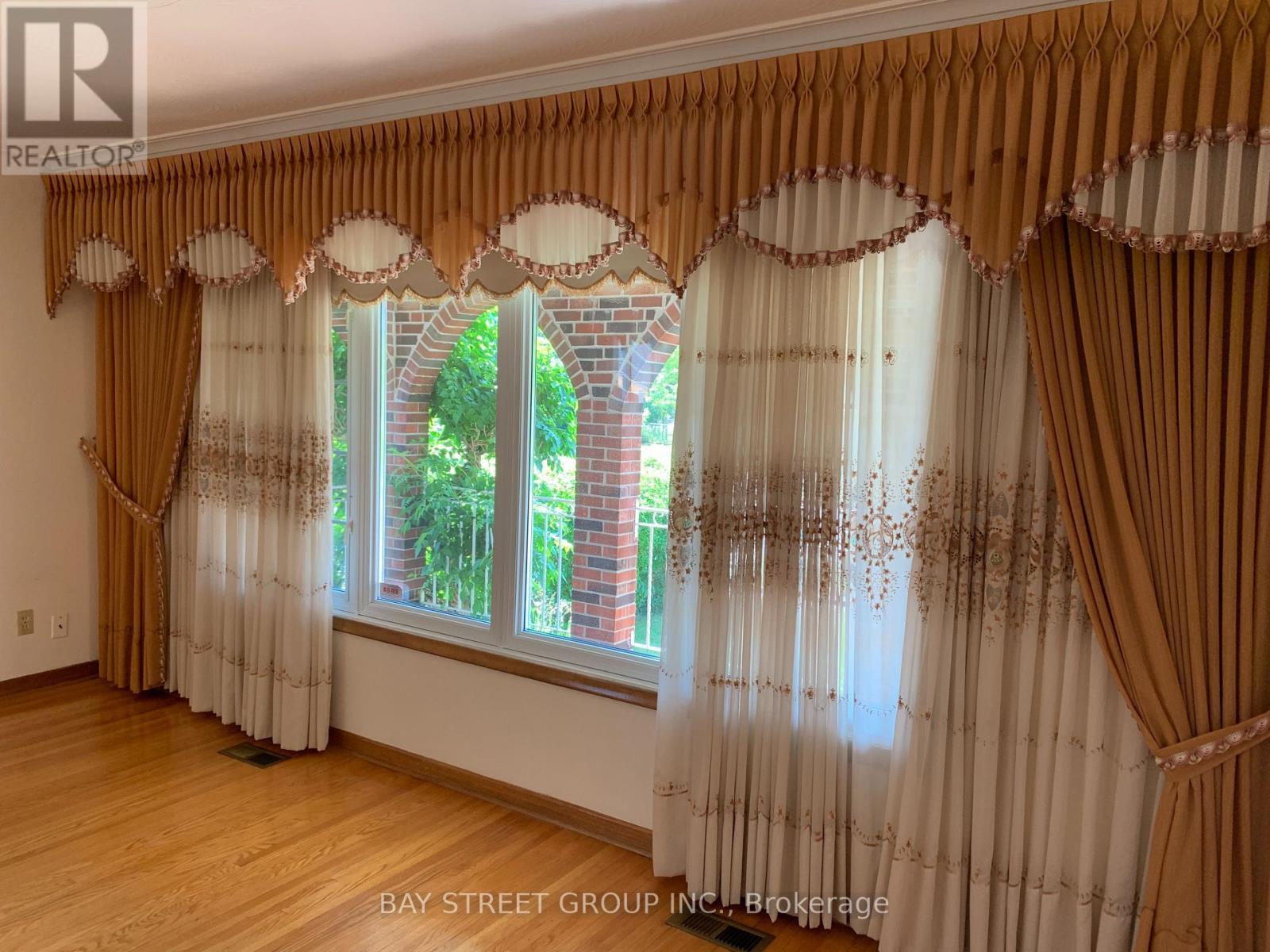 Main - 126 Cass Avenue, Toronto, ON - Indoor Photo Showing Other Room