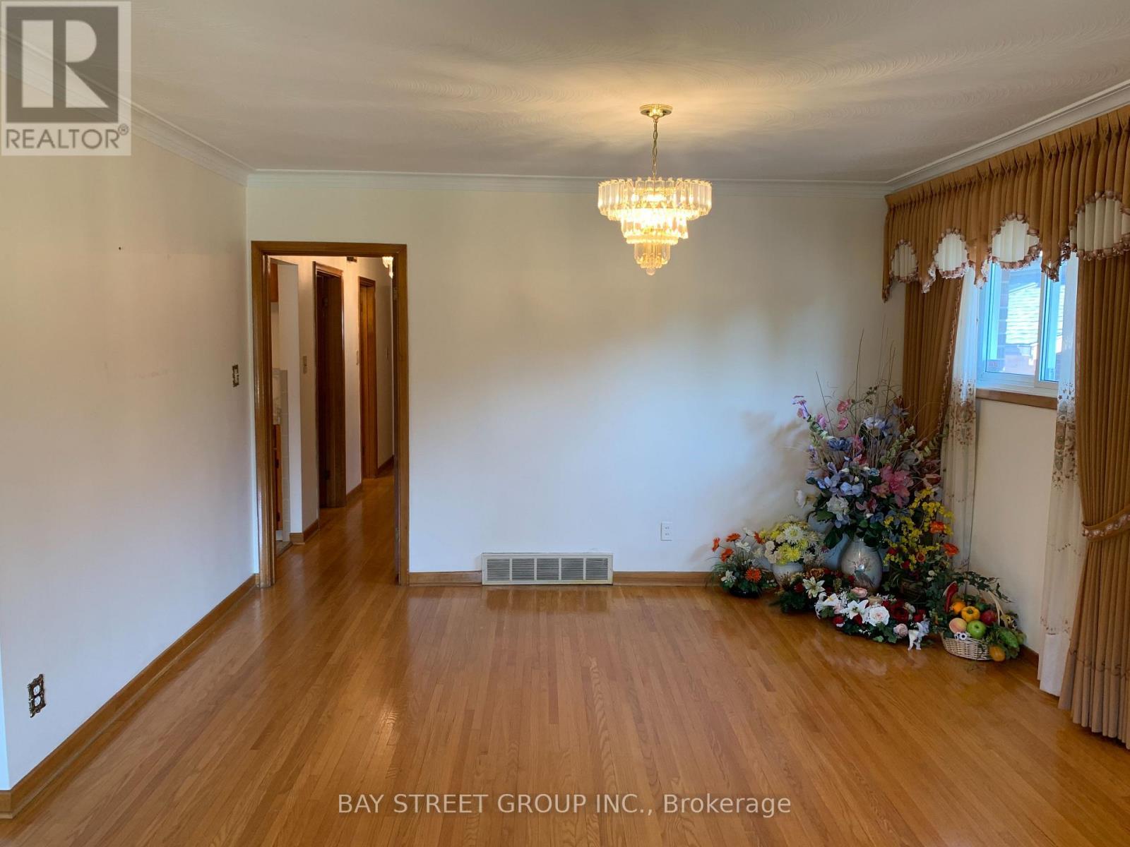 Main - 126 Cass Avenue, Toronto, ON - Indoor Photo Showing Other Room