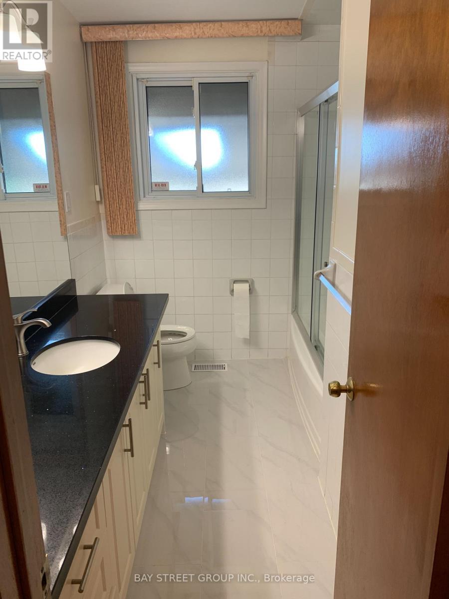 Main - 126 Cass Avenue, Toronto, ON - Indoor Photo Showing Bathroom