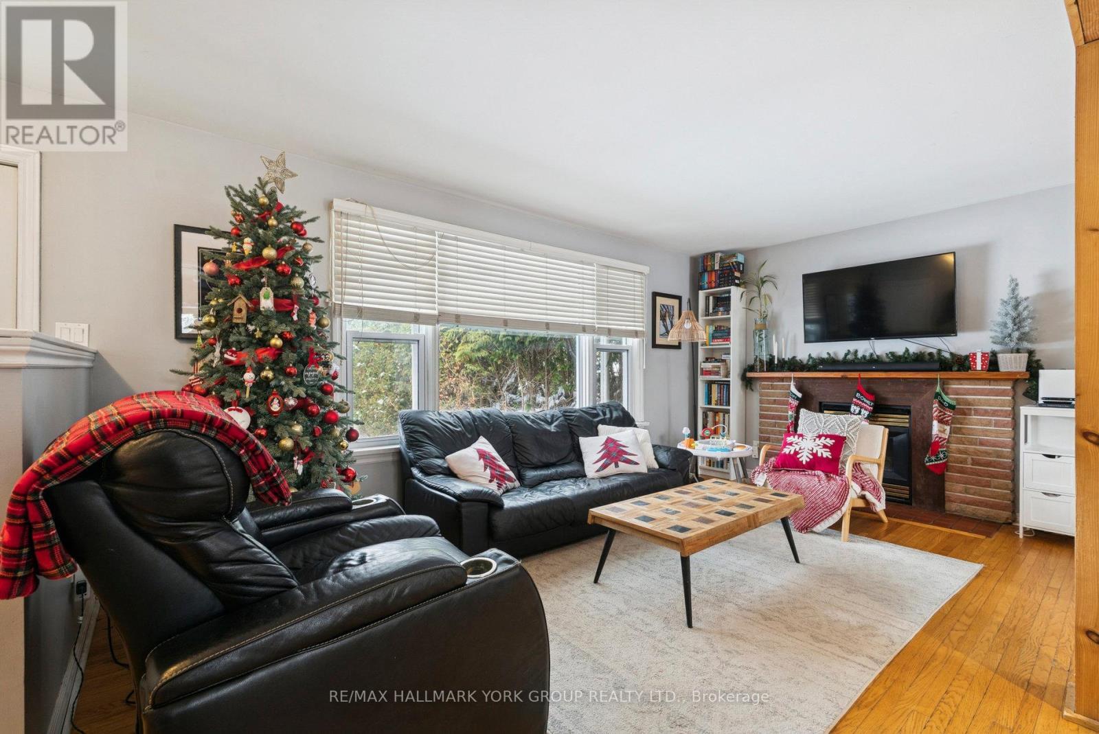 Living Room with Fireplace - 1 Middle Street, Georgina, ON - Indoor Photo Showing Living Room