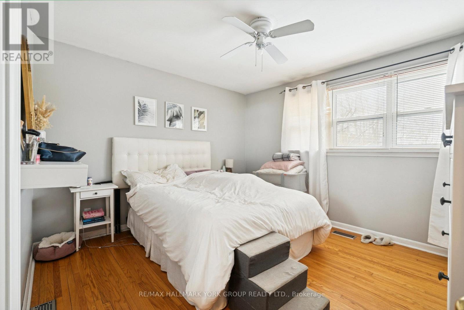 Primary Bedroom - 1 Middle Street, Georgina, ON - Indoor Photo Showing Bedroom