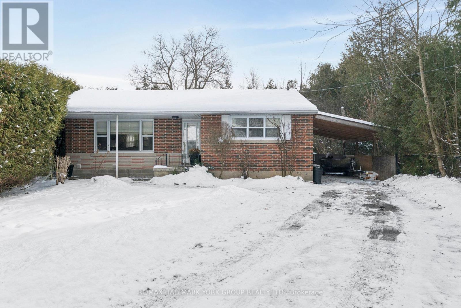 Lovely Bungalow - 1 Middle Street, Georgina, ON - Outdoor