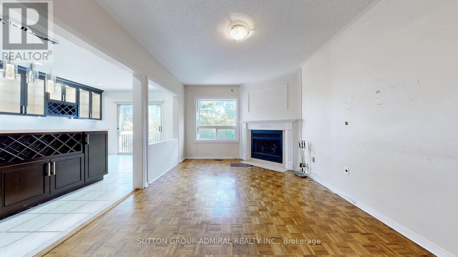 59 Springer Drive, Richmond Hill, ON - Indoor Photo Showing Living Room With Fireplace