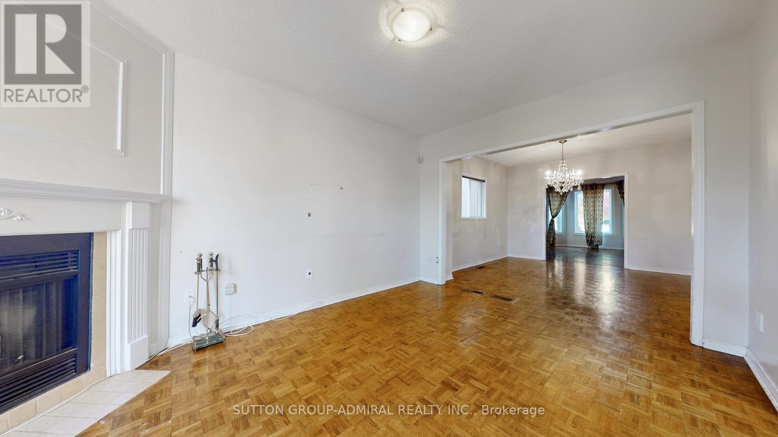 59 Springer Drive, Richmond Hill, ON - Indoor With Fireplace