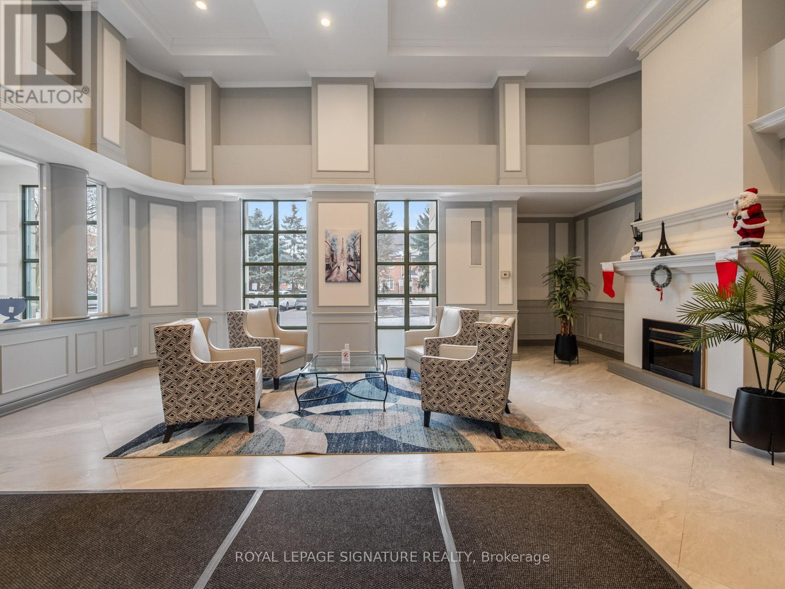 102 - 5 Emerald Lane, Vaughan, ON - Indoor Photo Showing Other Room