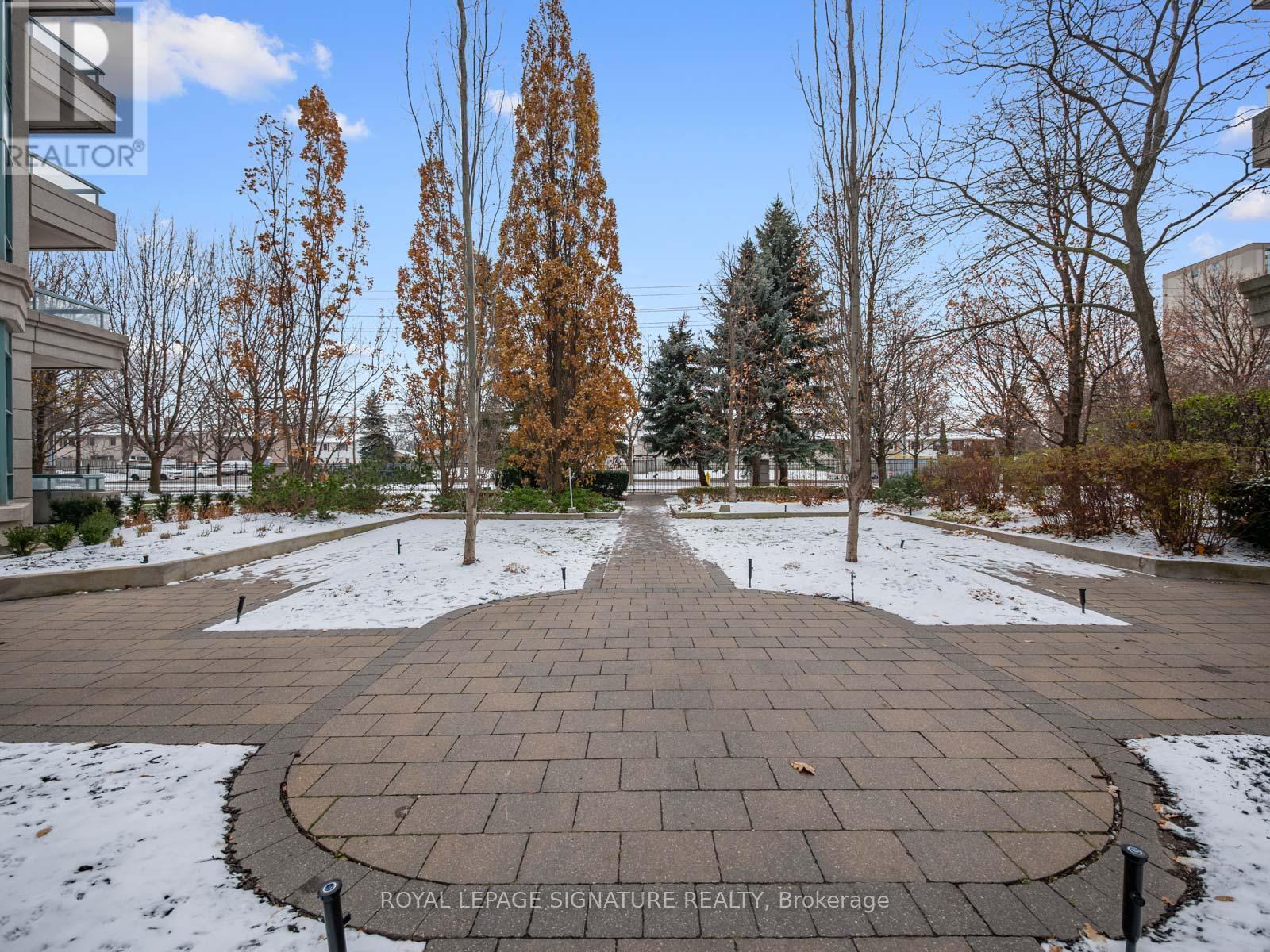 102 - 5 Emerald Lane, Vaughan, ON - Outdoor