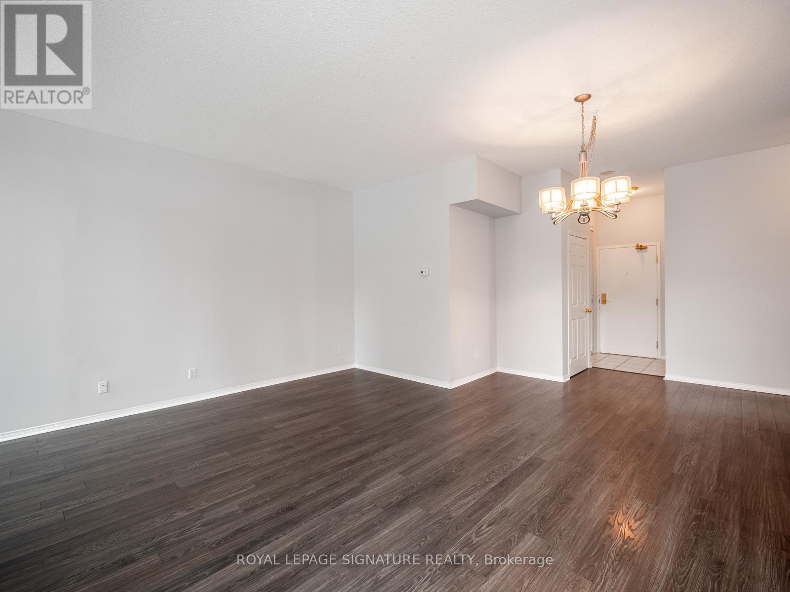 102 - 5 Emerald Lane, Vaughan, ON - Indoor Photo Showing Other Room