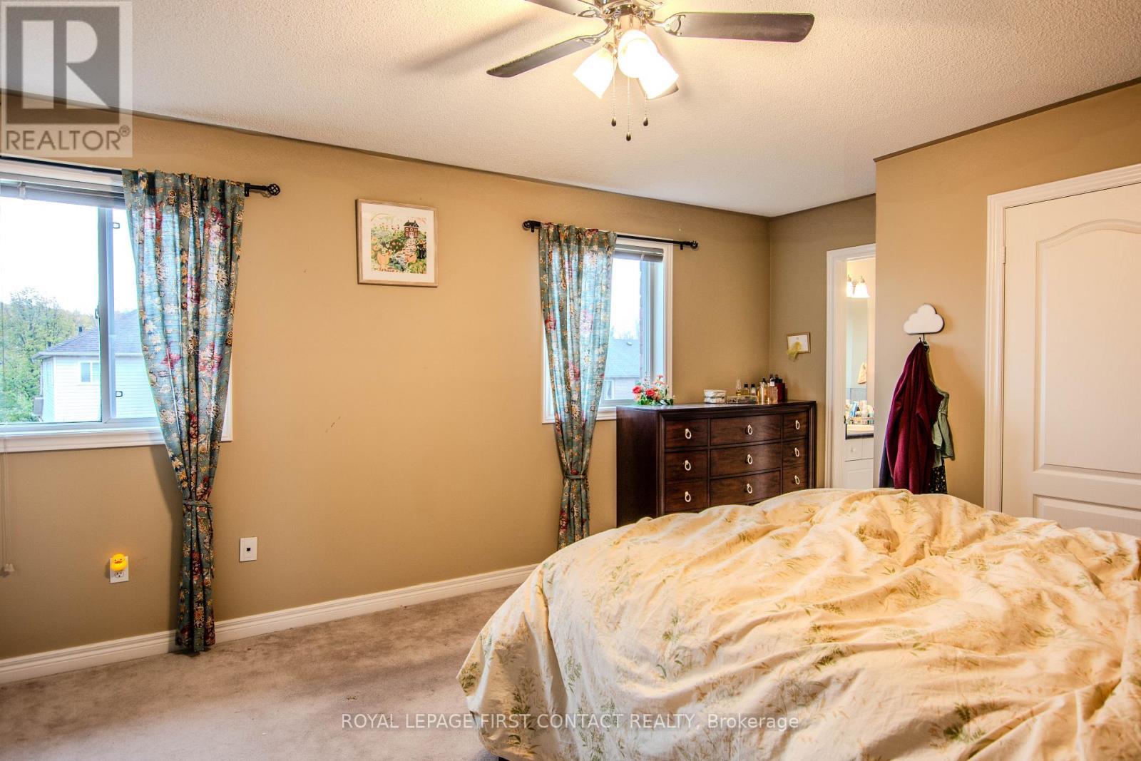 63 Gore Drive, Barrie, ON - Indoor Photo Showing Bedroom
