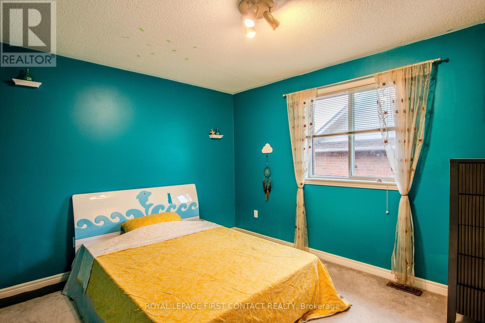 63 Gore Drive, Barrie, ON - Indoor Photo Showing Bedroom