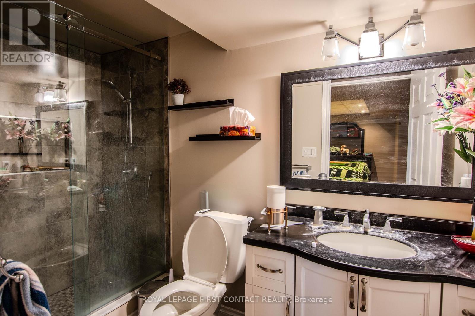 63 Gore Drive, Barrie, ON - Indoor Photo Showing Bathroom