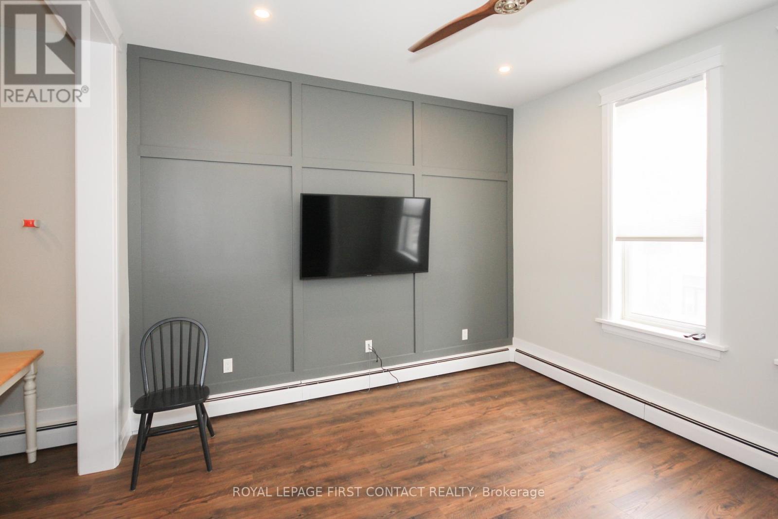 Upper - 19 Peter Street S, Orillia, ON